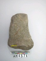 藏品(中型淺腰打製石斧)的圖片